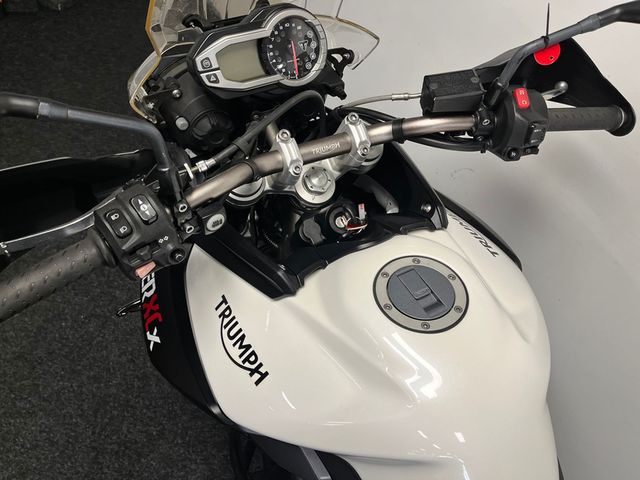 triumph - tiger-800-xcx