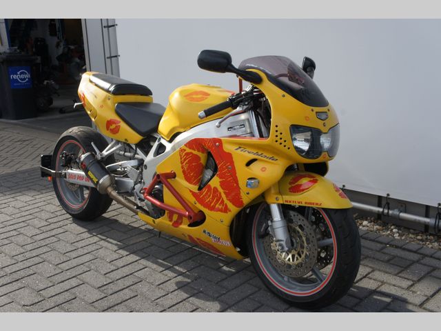 honda - cbr-900-rr-fireblade
