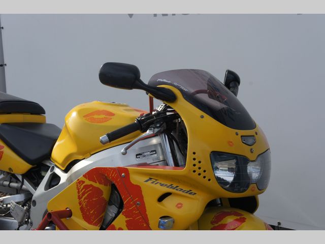 honda - cbr-900-rr-fireblade