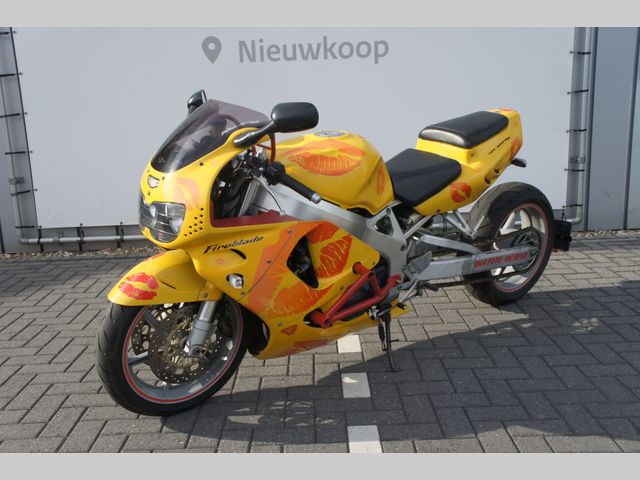 honda - cbr-900-rr-fireblade