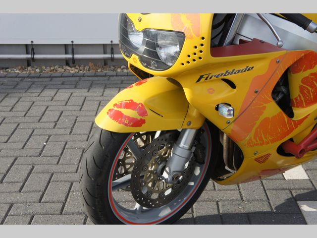honda - cbr-900-rr-fireblade