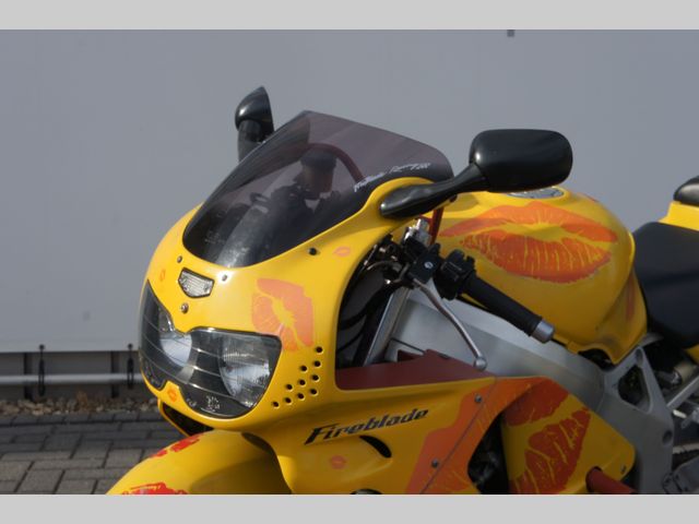 honda - cbr-900-rr-fireblade