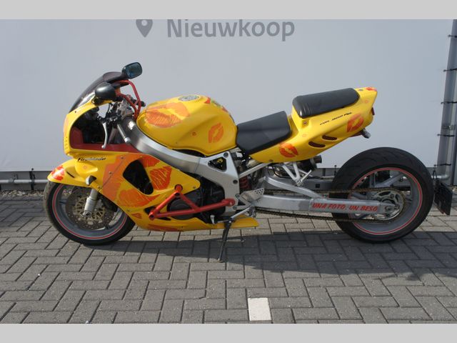 honda - cbr-900-rr-fireblade