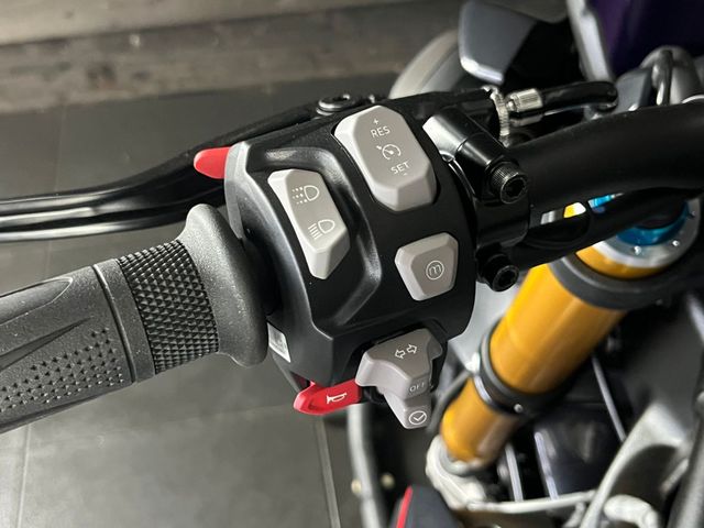 triumph - speed-triple-1200-rs