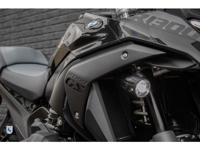 bmw - r-1300-gs-triple-black