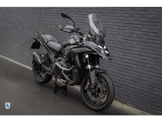 bmw - r-1300-gs-triple-black