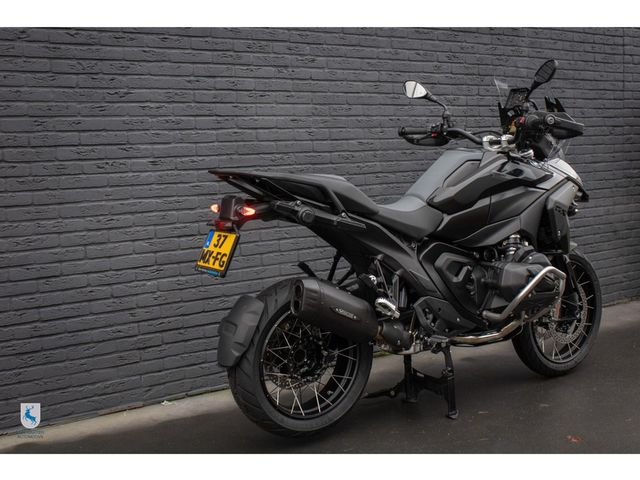 bmw - r-1300-gs-triple-black