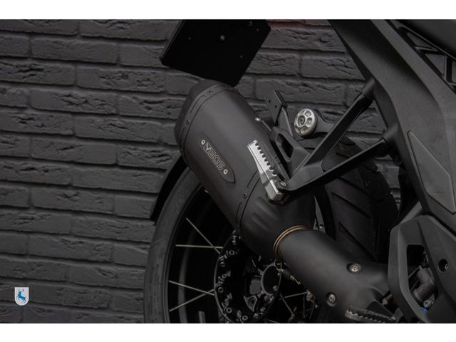 bmw - r-1300-gs-triple-black