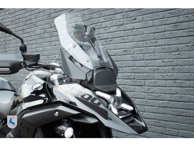 bmw - r-1300-gs-triple-black