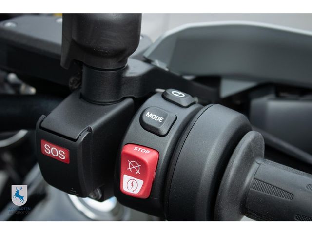 bmw - r-1300-gs-triple-black