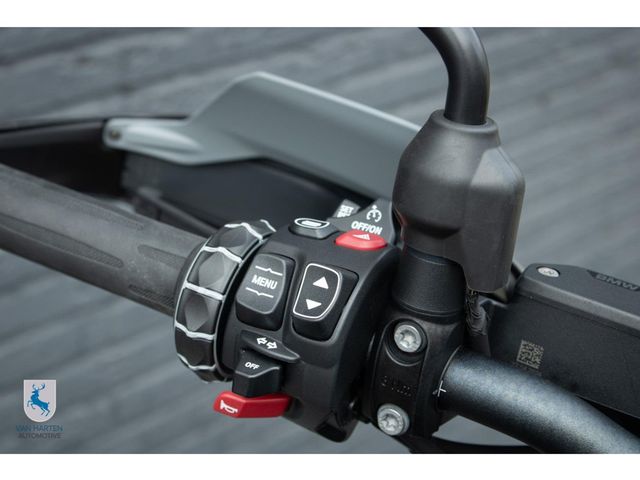 bmw - r-1300-gs-triple-black