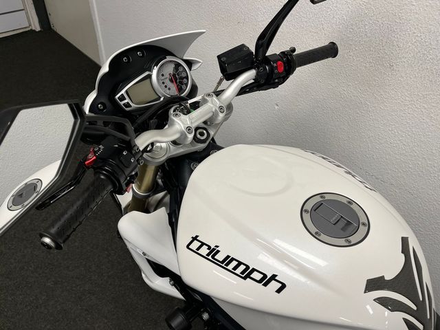 triumph - street-triple