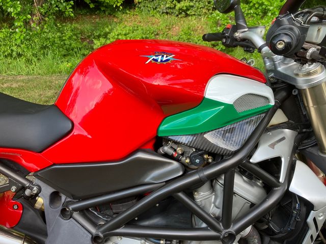 mv-agusta - brutale-750-s