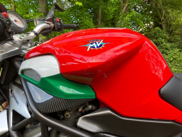 mv-agusta - brutale-750-s