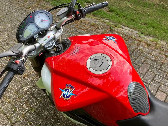 mv-agusta - brutale-750-s