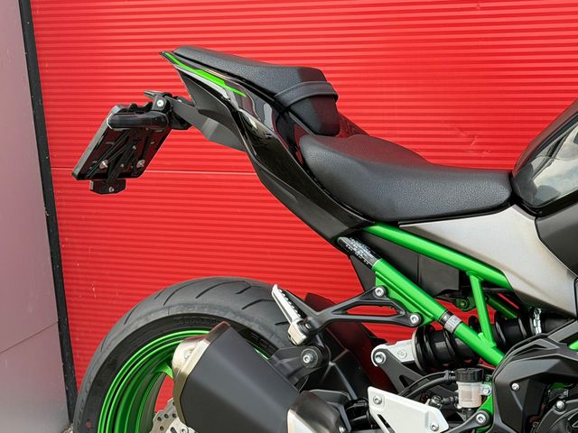 kawasaki - z900