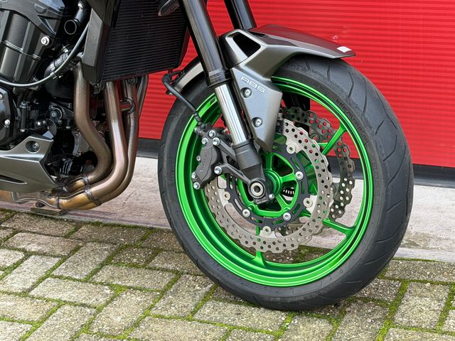 kawasaki - z900