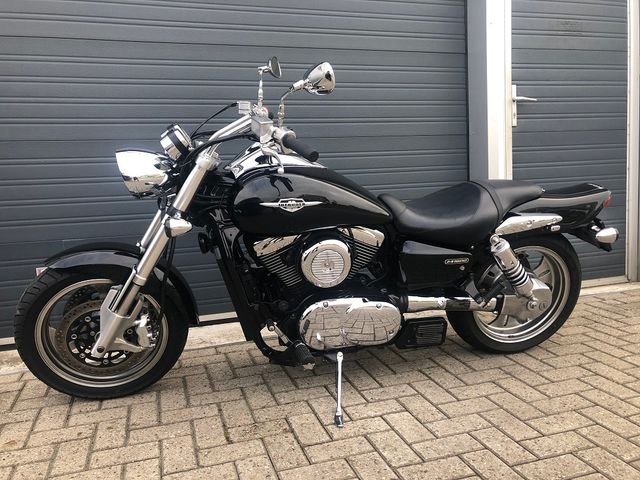 suzuki - vz-1600-marauder