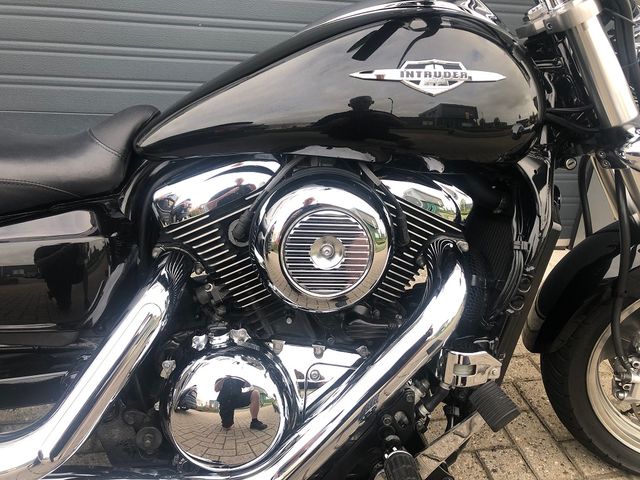 suzuki - vz-1600-marauder