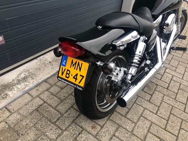 suzuki - vz-1600-marauder