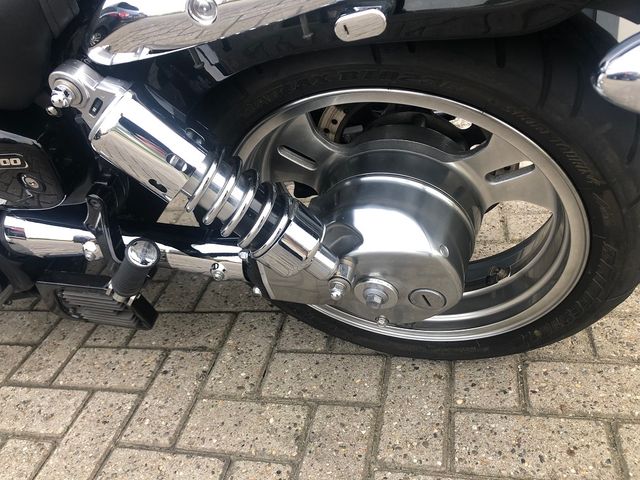 suzuki - vz-1600-marauder