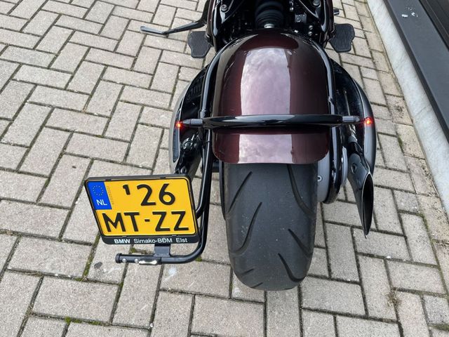 bmw - r-18