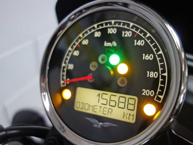 moto-guzzi - v-7-stone