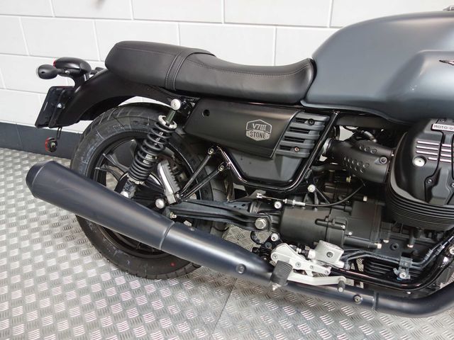 moto-guzzi - v-7-stone