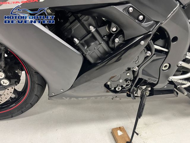 yamaha - yzf-r1