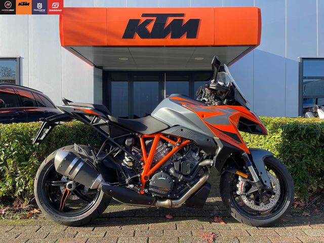 ktm - 1290-super-duke-gt