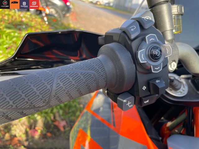 ktm - 1290-super-duke-gt
