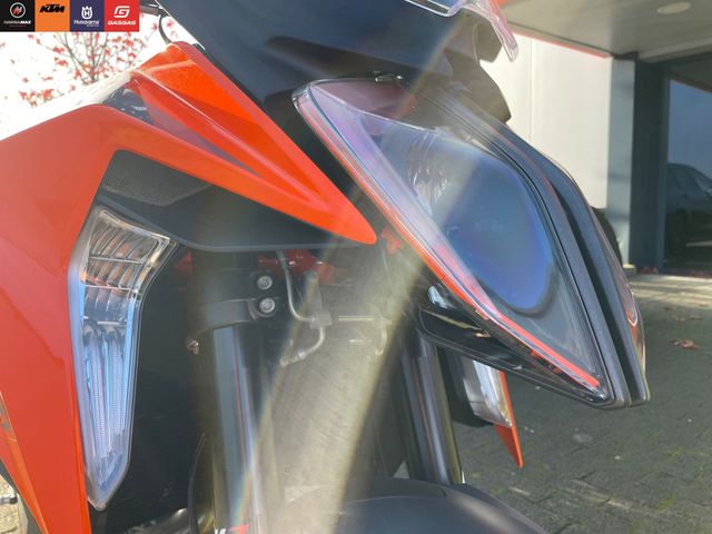 ktm - 1290-super-duke-gt