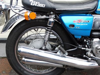 SUZUKI GT 380 – foto 3