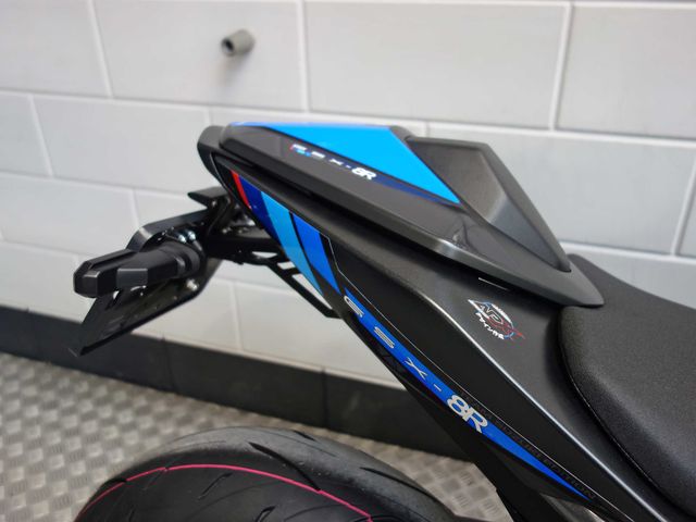 suzuki - gsx-8r