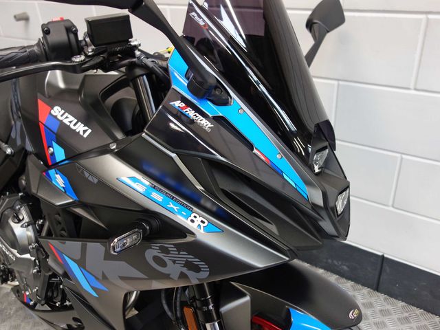suzuki - gsx-8r
