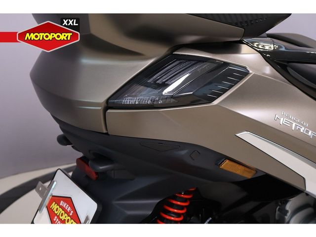 peugeot - metropolis-400