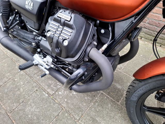 moto-guzzi - v-7-stone-850