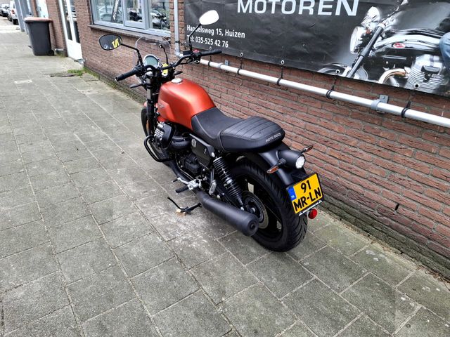 moto-guzzi - v-7-stone-850