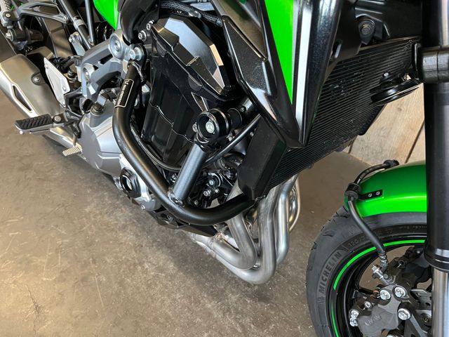 kawasaki - z900