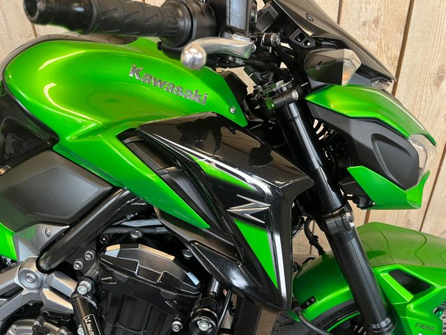 kawasaki - z900