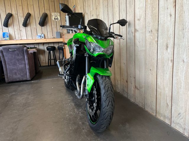 kawasaki - z900