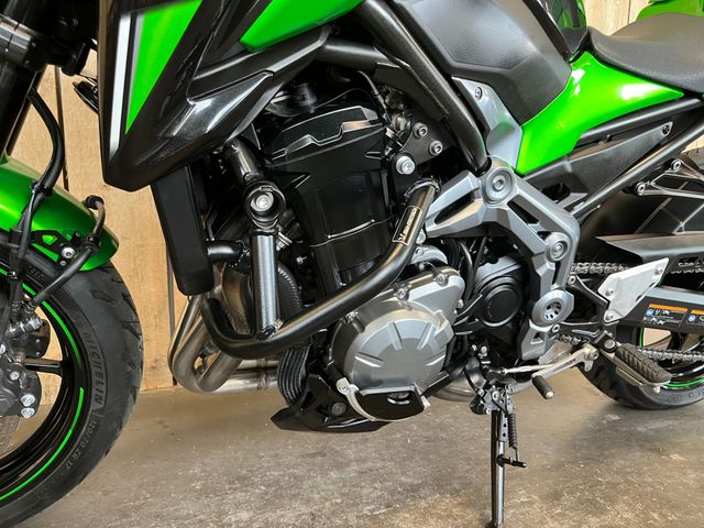 kawasaki - z900