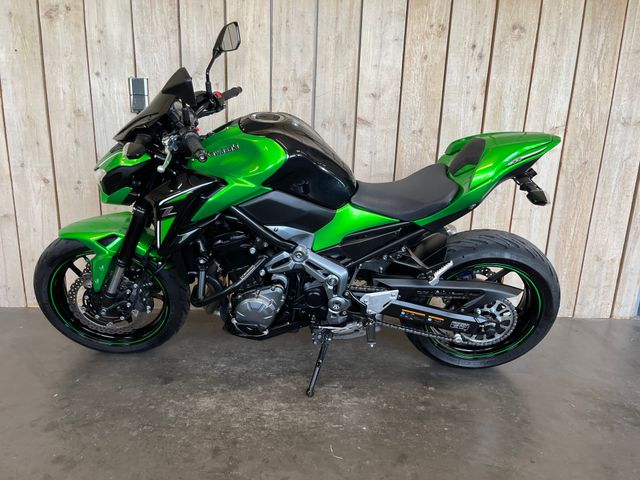 kawasaki - z900