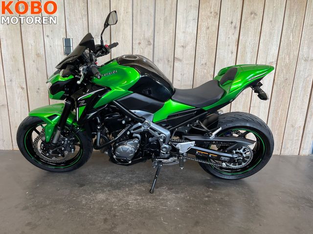 kawasaki - z900