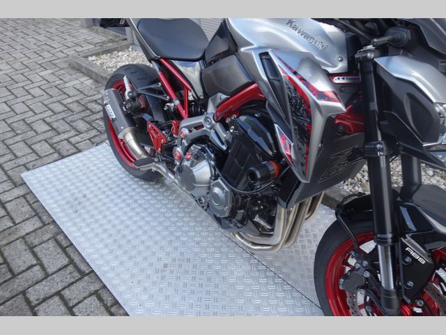 kawasaki - z900
