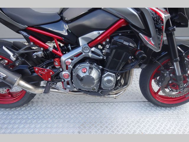 kawasaki - z900