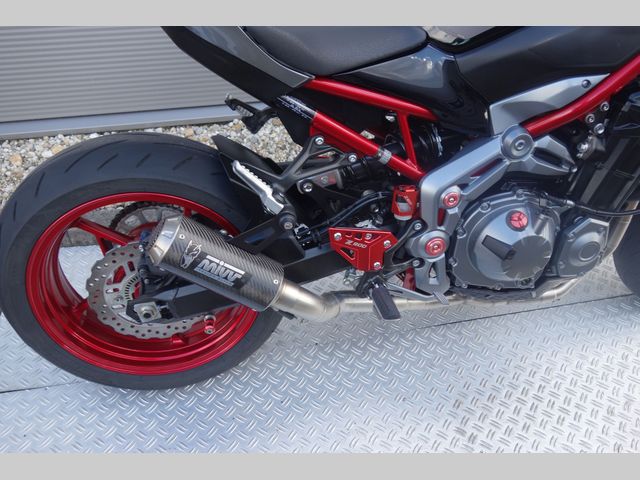 kawasaki - z900