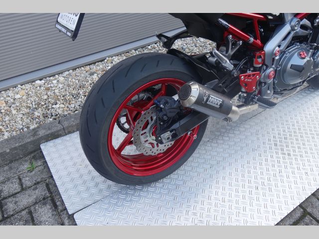 kawasaki - z900