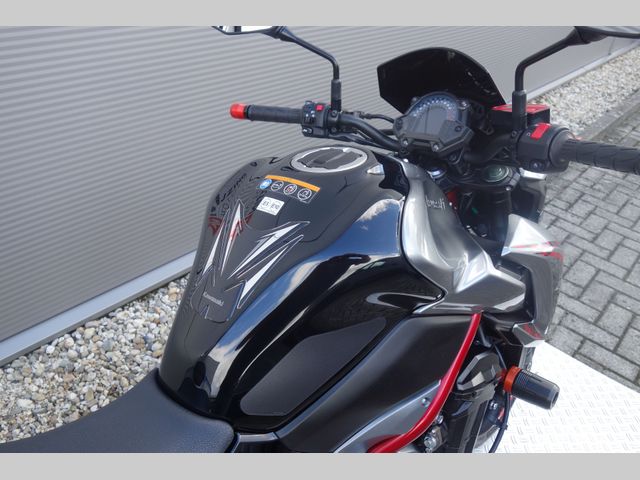 kawasaki - z900
