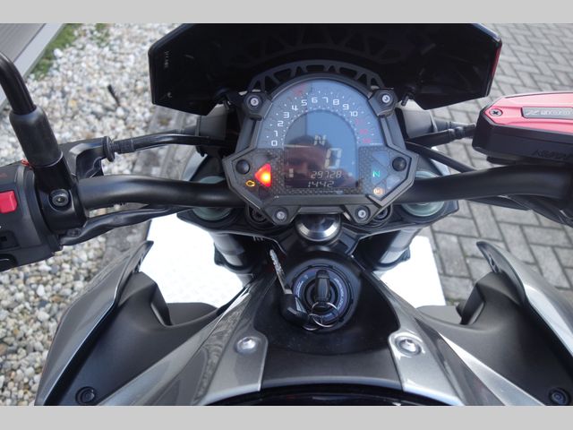 kawasaki - z900